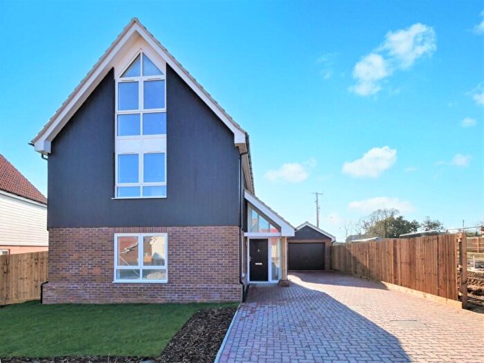 4 Bedroom Detached House For Sale In Spalding Way, Chelmondiston, IP9
