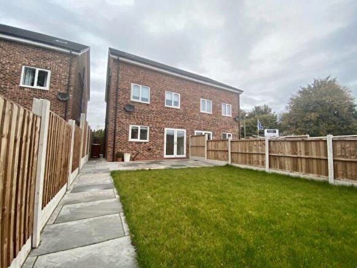 4 Bedroom Semi-Detached House To Rent In Perseverance Close, Bolton, BL5