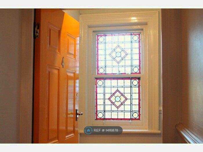 1 Bedroom Flat To Rent In Moorbank Court, Leeds, LS6