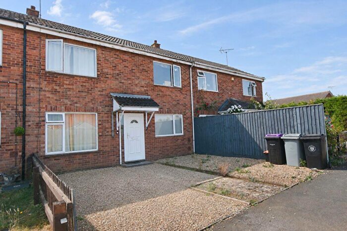 3 Bedroom Terraced House For Sale In Perth Road, Stamford, PE9