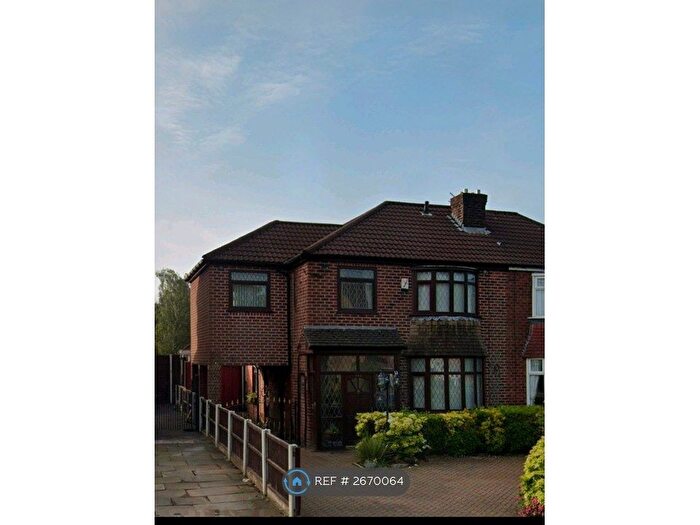 4 Bedroom Semi-detached House To Rent In Newearth Road, Worsley, Manchester, M28