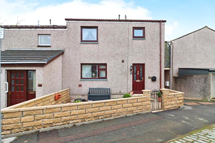 4 Bedroom Semi-Detached House For Sale In West Baldridge Road, Dunfermline, KY12