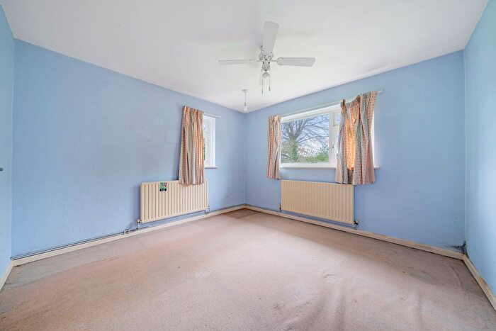 3 Bedroom Bungalow For Sale In Highridge, Alton, Hampshire, GU34
