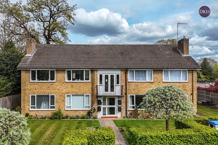 2 Bedroom Flat To Rent In Kenilworth Court, Hempstead Road, Watford, Hertfordshire, WD17