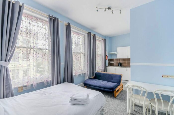 Studio To Rent In Castletown Road, Barons Court, London, W14