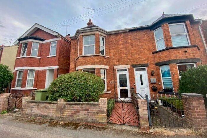 3 Bedroom Semi-Detached House To Rent In Western Road, Milton Keynes, MK2