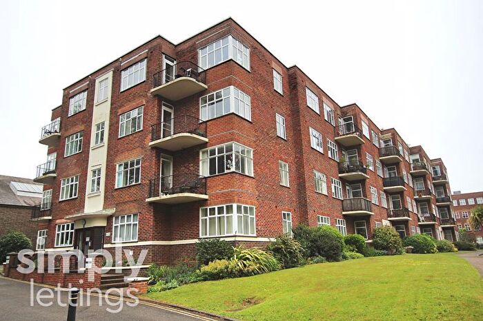 3 Bedroom Flat To Rent In Dyke Road, Brighton, BN1