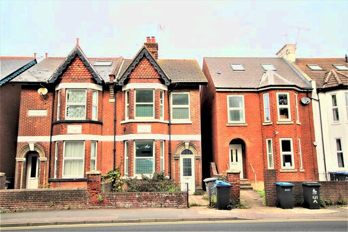 3 Bedroom Property To Rent In Sturry Road, Canterbury, CT1