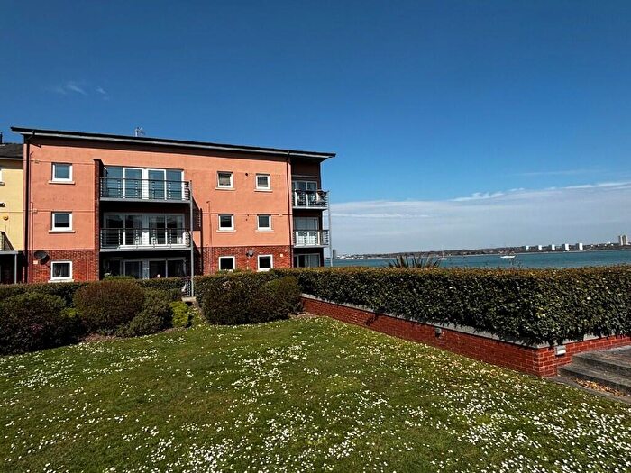 2 Bedroom Apartment For Sale In Davidson Close, SO45