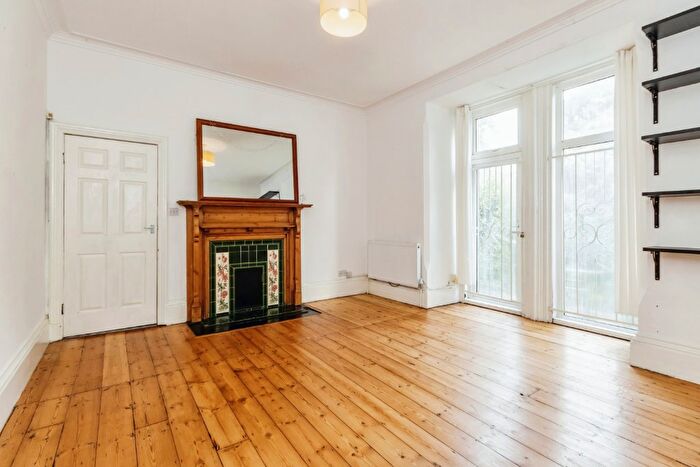 2 Bedroom Apartment To Rent In Villa Road, NG3