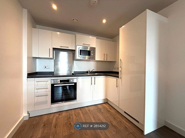 2 Bedroom Flat To Rent In Neptune Place, Liverpool, L8