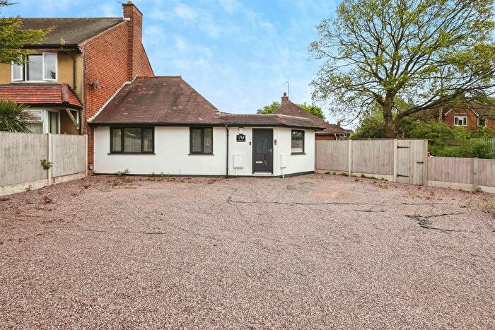 3 Bedroom Terraced Bungalow For Sale In Shard End Crescent, Birmingham, B34