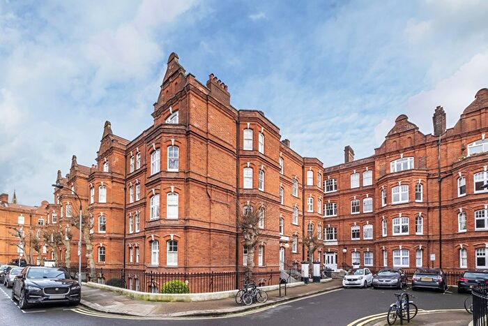 2 Bedroom Flat To Rent In Queen's Club Gardens, London, W14