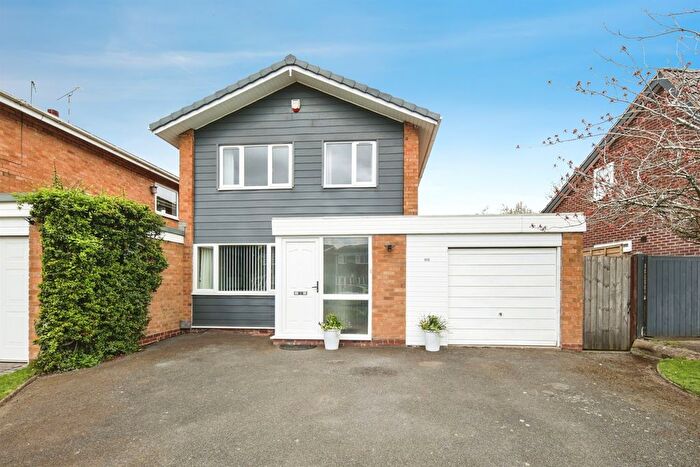 4 Bedroom Link Detached House For Sale In Needlers End Lane, Balsall Common, Coventry, CV7