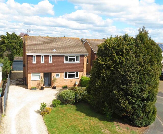 4 Bedroom Detached House For Sale In Hemsdale, Maidenhead, SL6