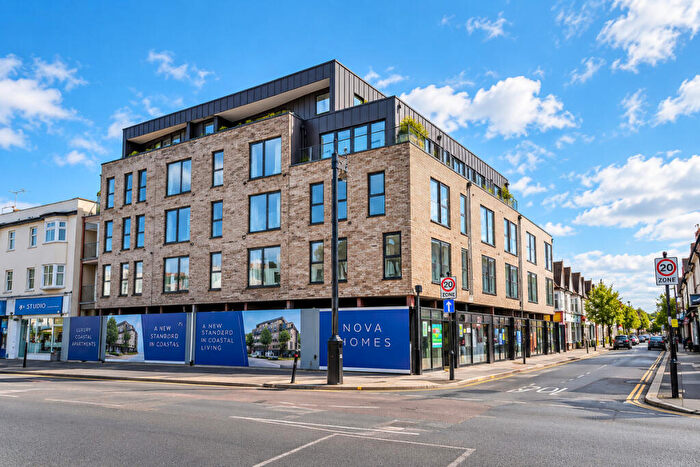1 Bedroom Apartment For Sale In London Road, Westcliff-on-sea, SS0