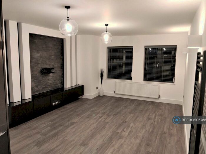 2 Bedroom Maisonette To Rent In Wigginton Avenue, Wembley, HA9