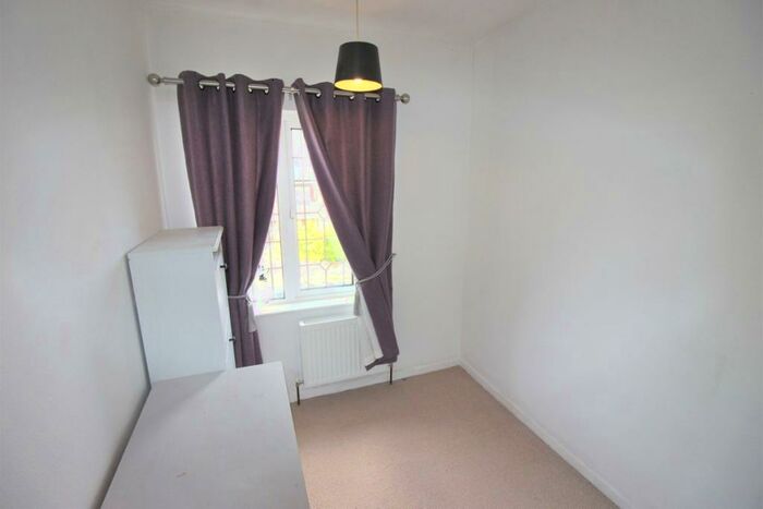 3 Bedroom Semi-Detached House To Rent In Kirkdale Crescent, Sheffield, Sheffield, S13