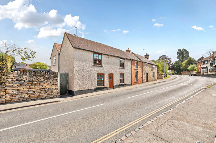 3 Bedroom Semi-Detached House For Sale In Main Road, Bredon, Tewkesbury, GL20