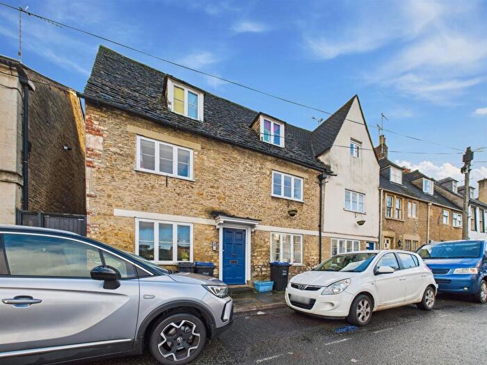 2 Bedroom Apartment For Sale In St Mary's Street, Chippenham, SN15