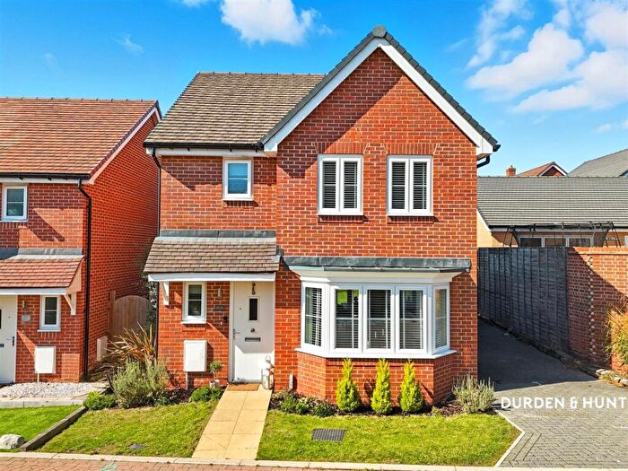 3 Bedroom Detached House For Sale In Elstar Road, Ongar, CM5