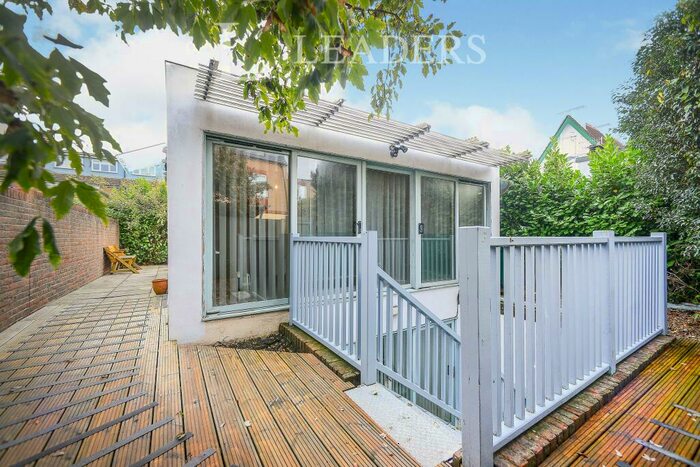 2 Bedroom Detached House To Rent In Boundary Road, Hove, BN3