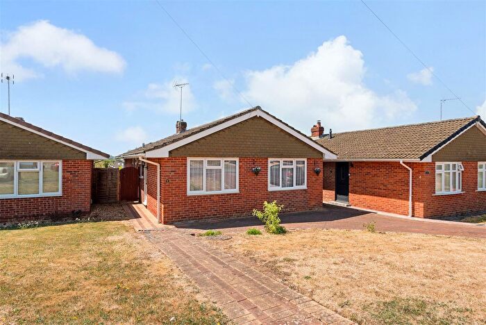 3 Bedroom Detached Bungalow For Sale In Anglesey Close, Andover, SP10