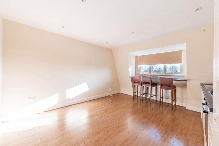 1 Bedroom Flat To Rent In Uxbridge Road, , Hatch End, Pinner, HA5