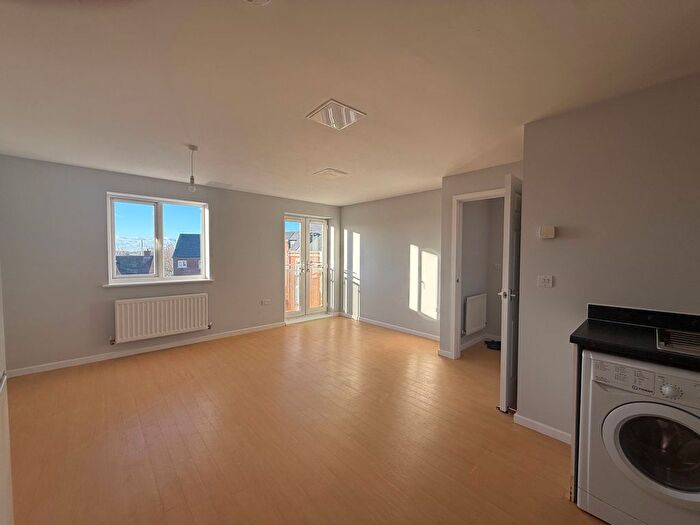 1 Bedroom Flat To Rent In Delft Crescent, Swindon, SN25