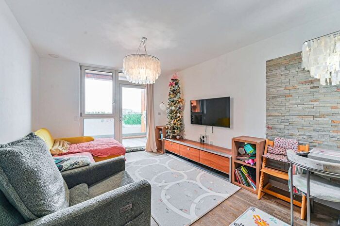 2 Bedroom Flat For Sale In Cable Walk, East Greenwich, London, SE10