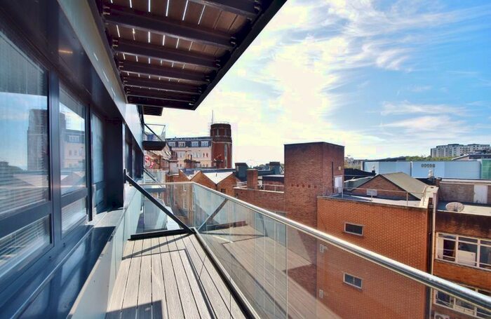 3 Bedroom Flat To Rent In Bournemouth, BH1