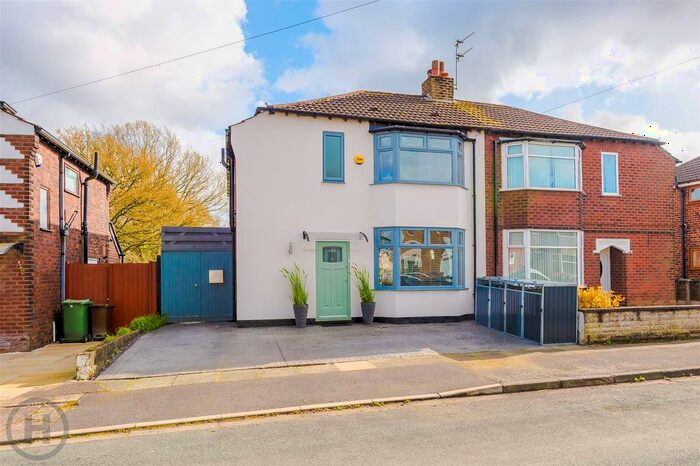 3 Bedroom Semi-Detached House For Sale In Green Avenue, Astley, Manchester, M29