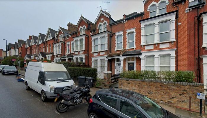 2 Bedroom Flat To Rent In Church Lane, London, N8