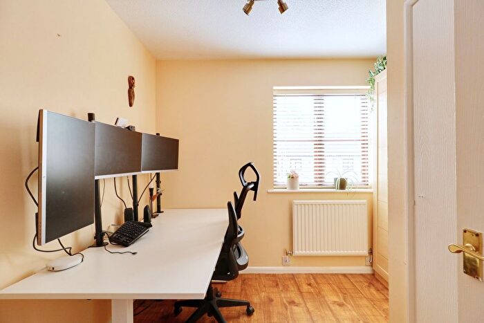 3 Bedroom Terraced House For Sale In Church Hollow, Purfleet-On-Thames, RM19