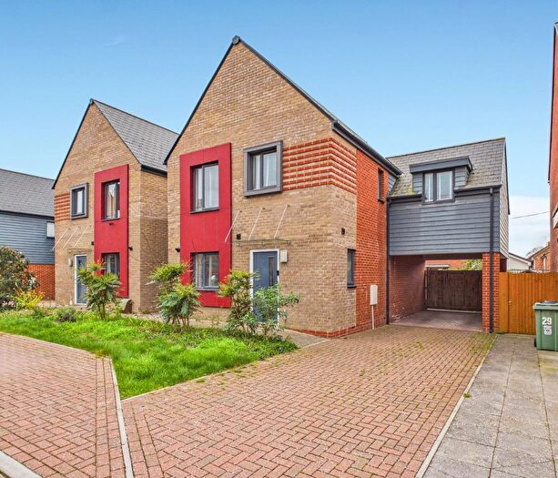 4 Bedroom Detached House For Sale In College Row, Ashford, TN23