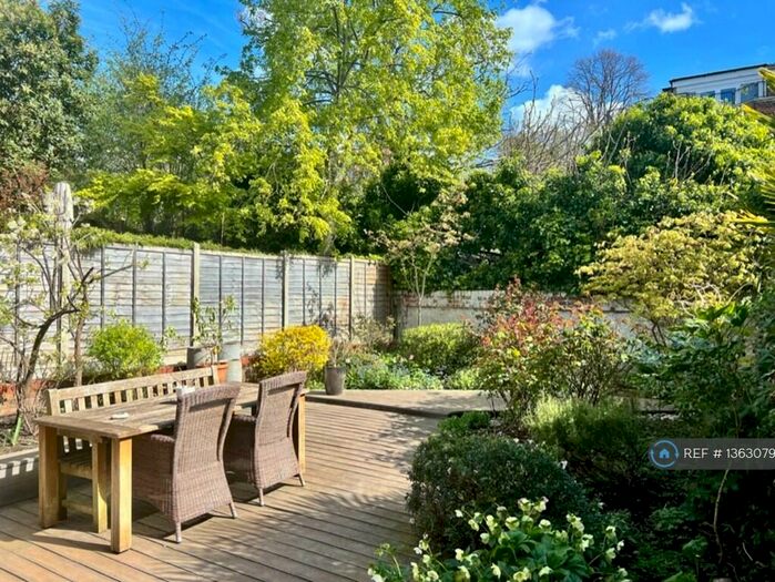 2 Bedroom Flat To Rent In Lyndhurst Gardens, London, NW3