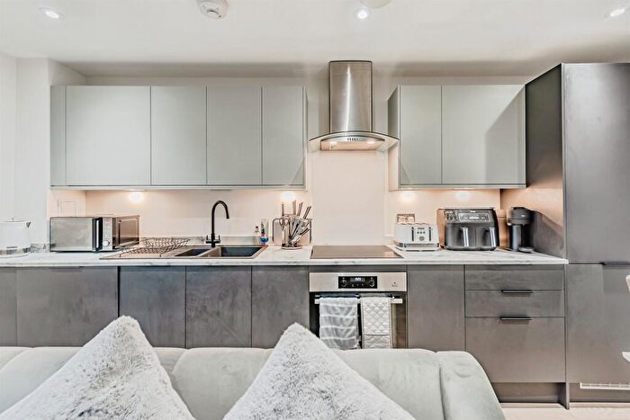 1 Bedroom Flat For Sale In East Park, Crawley, RH10