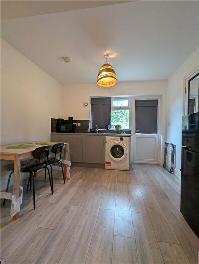 Studio To Rent In Langdale Gardens, Perivale, Middlesex, UB6