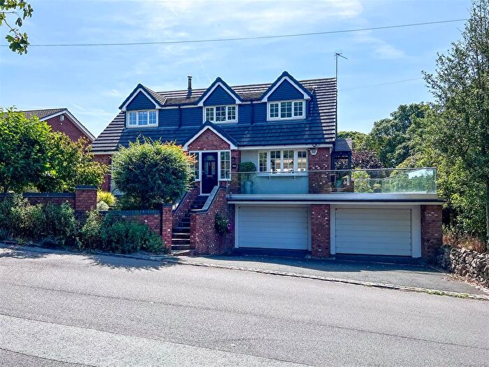 3 Bedroom Detached House For Sale In Bagnall Road, Light Oaks, ST2