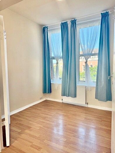 2 Bedroom Flat To Rent In Lea Bridge Road, Leyton, E10