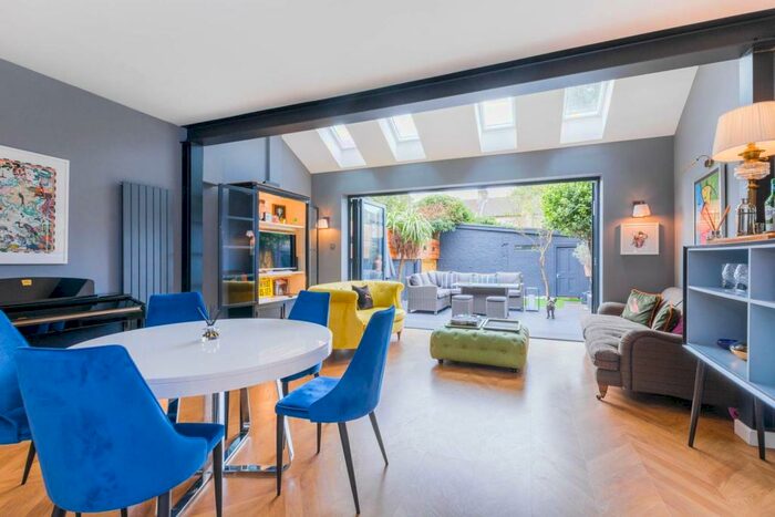 3 Bedroom End Of Terrace House To Rent In Henniker Gardens, Upton Park, London, E6