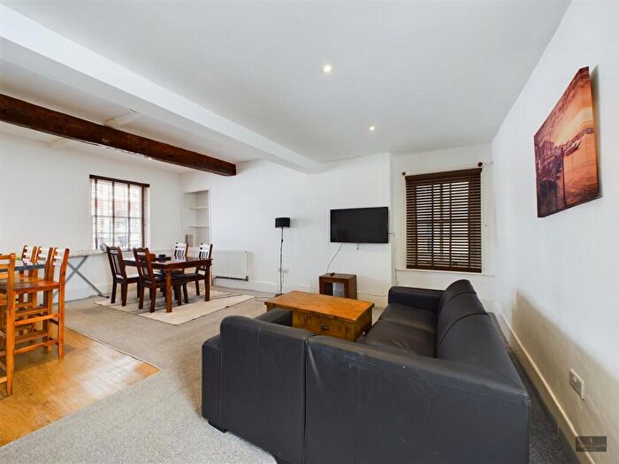 3 Bedroom House To Rent In Fore Street, Exeter, EX4