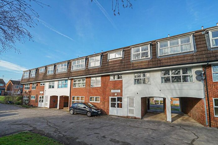 2 Bedroom Flat For Sale In Grasmere Way, Leighton Buzzard, LU7
