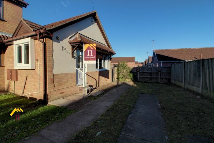 2 Bedroom Bungalow To Rent In Hoddesdon Crescent, Dunscroft, Doncaster, DN7