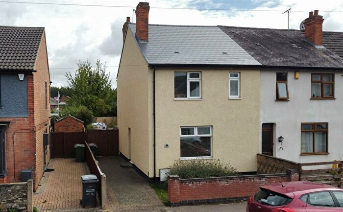 3 Bedroom Semi-Detached House For Sale In King Edward Road, Loughborough, LE11