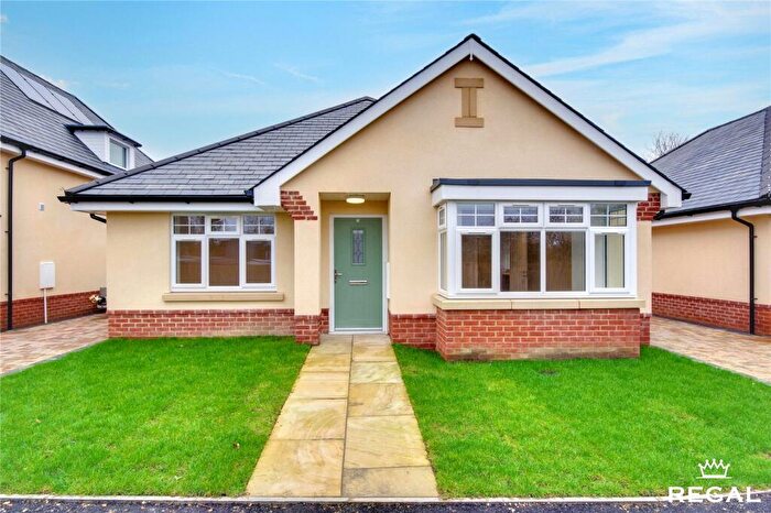 3 Bedroom Bungalow For Sale In Eleanor Gardens, Walworth Road, Picket Piece, SP11