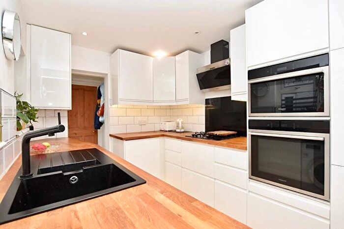 3 Bedroom Terraced House For Sale In Stanbridge Road, Leighton Buzzard, LU7