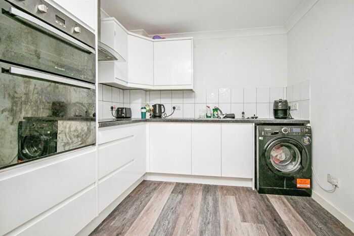 1 Bedroom Apartment For Sale In Eld Lane, Colchester, CO1