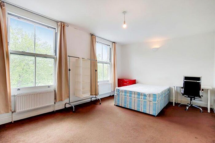 3 Bedroom Flat To Rent In Burdett Road, Bow, E3