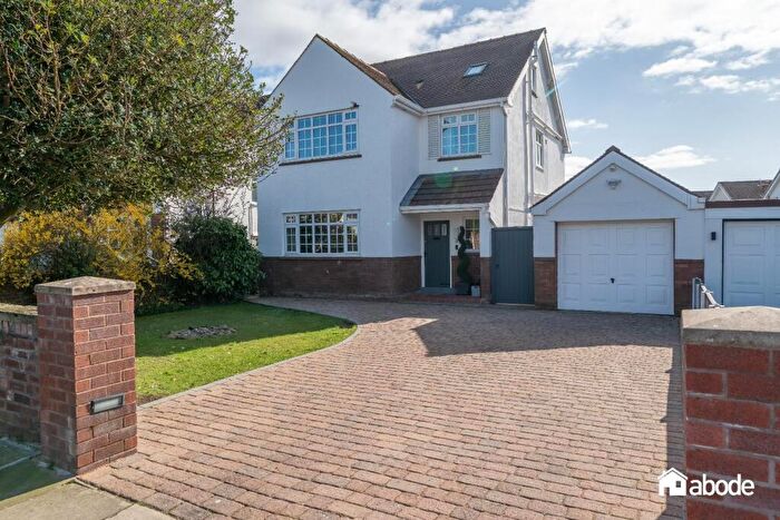 4 Bedroom Detached House For Sale In Hillsview Road, Southport, PR8